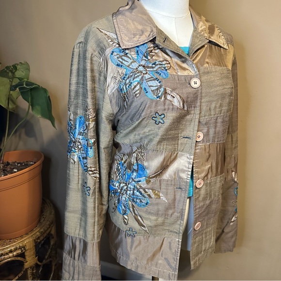 Floral Embroidered Button-Up Jacket - Picture 2 of 4